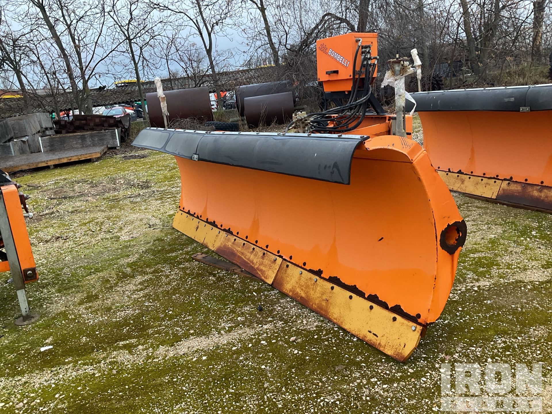 General Appearance with Foto, angolo anteriore destro