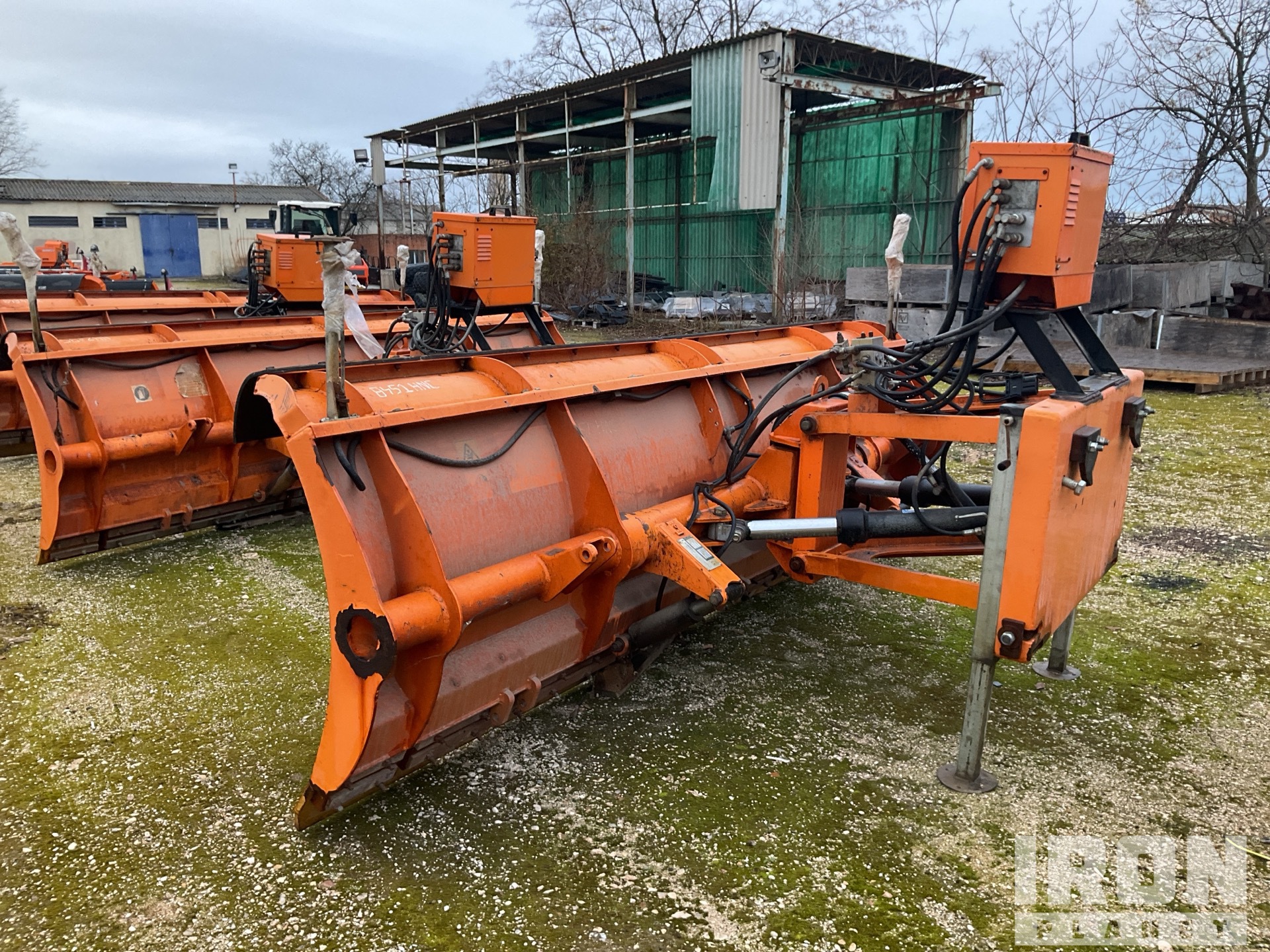 General Appearance with Foto, angolo anteriore sinistro