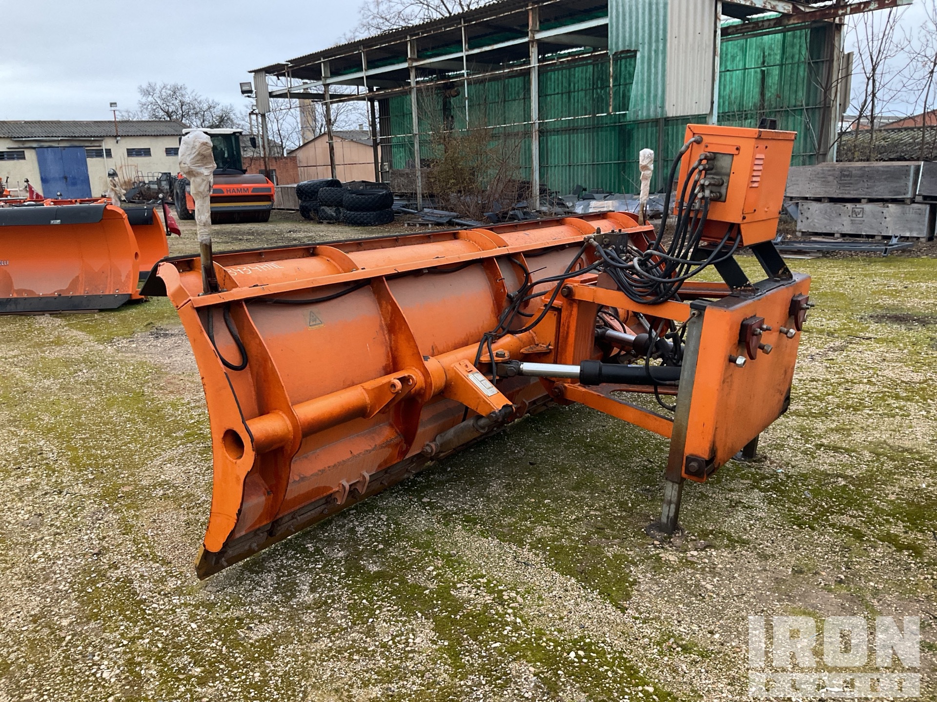 General Appearance with Foto, angolo anteriore sinistro