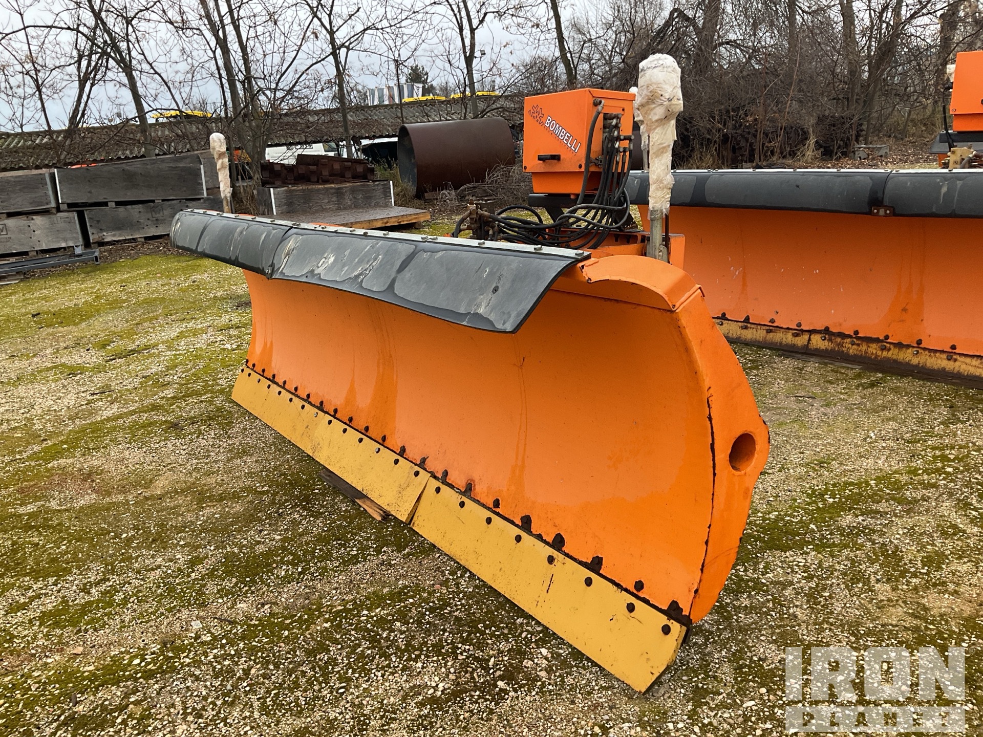 General Appearance with Foto, angolo anteriore destro