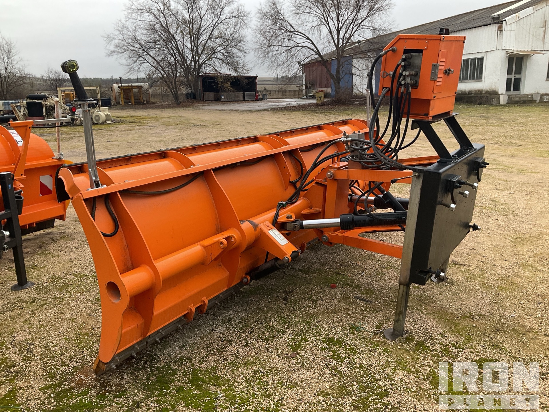 General Appearance with Foto, angolo anteriore sinistro