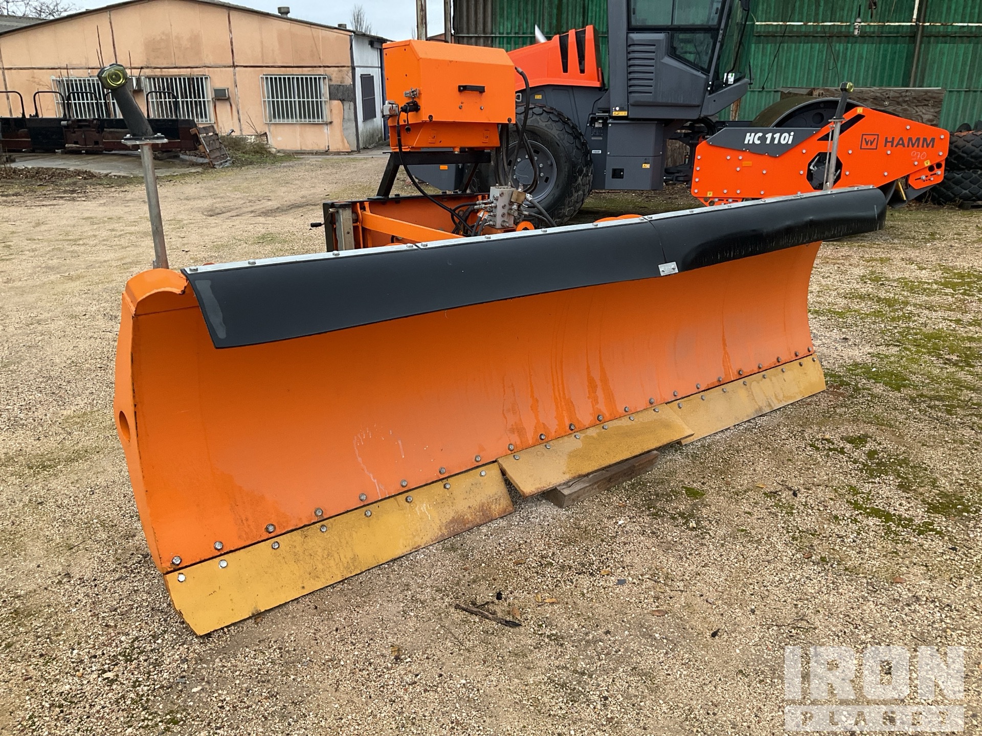 General Appearance with Foto, angolo anteriore sinistro