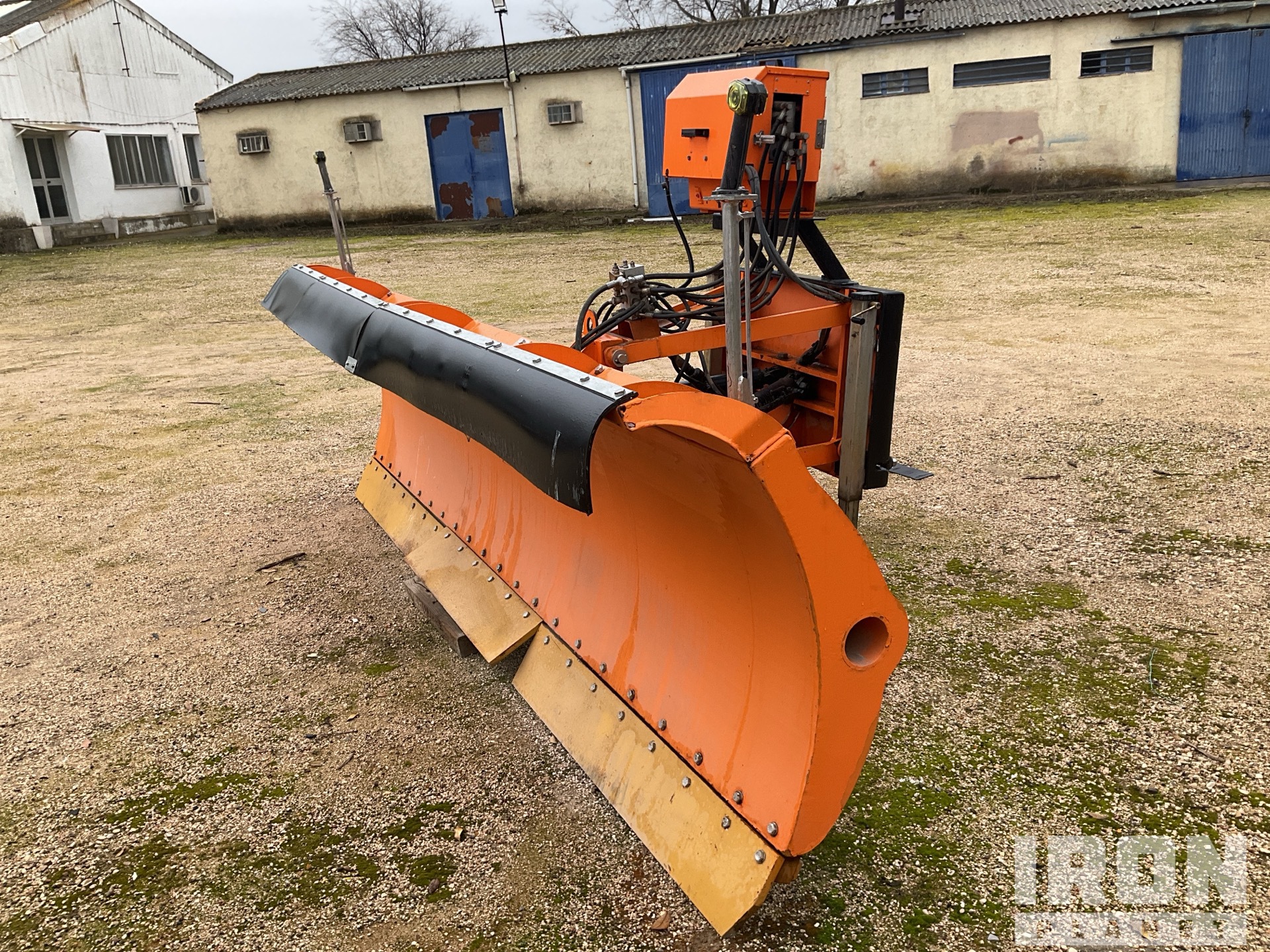 General Appearance with Foto, angolo posteriore sinistro