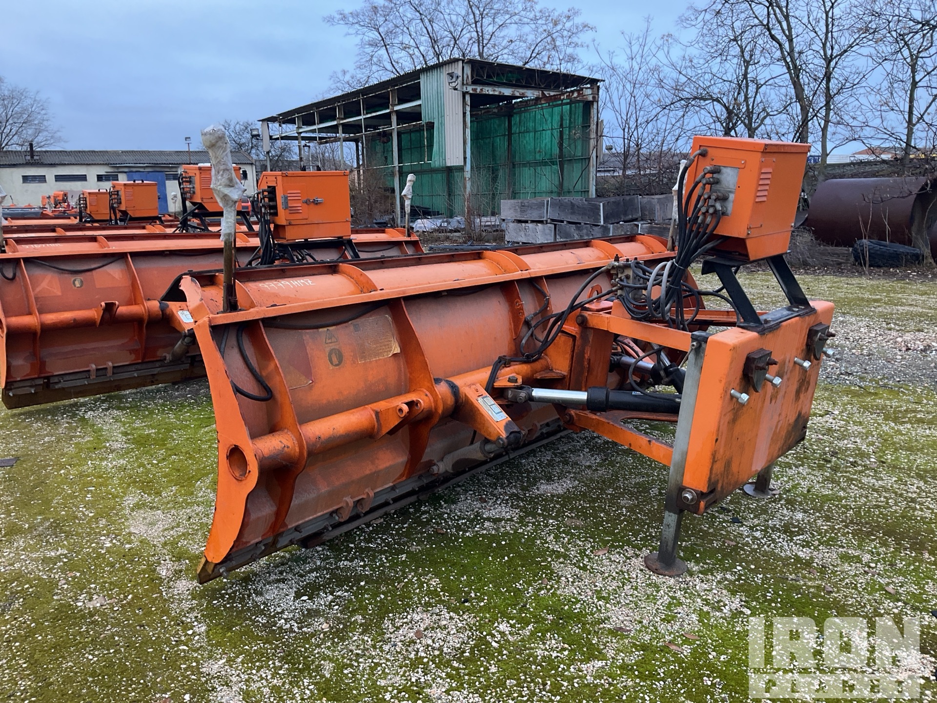 General Appearance with Foto, angolo anteriore sinistro