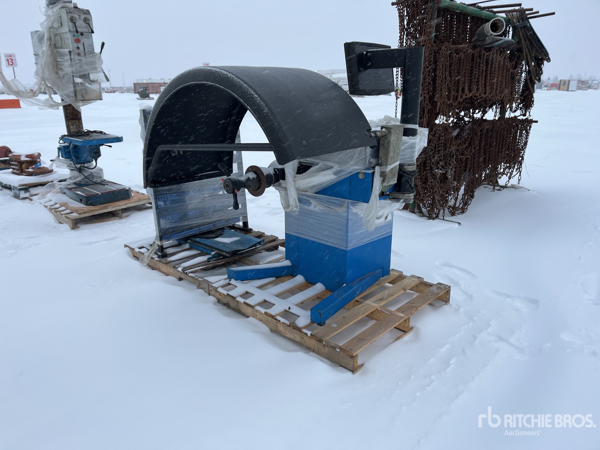 General Appearance with Picture, Left Rear Corner