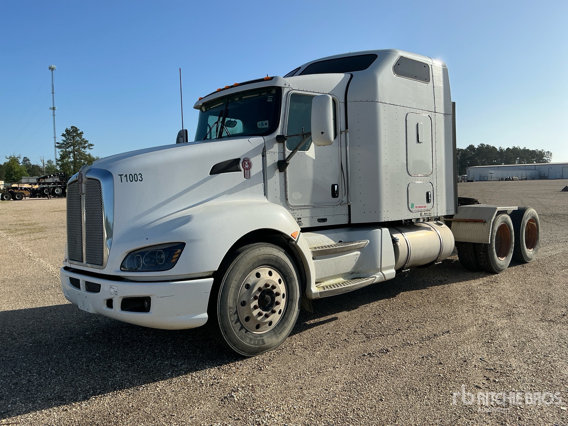 General Appearance with Bild, Ecke vorne links