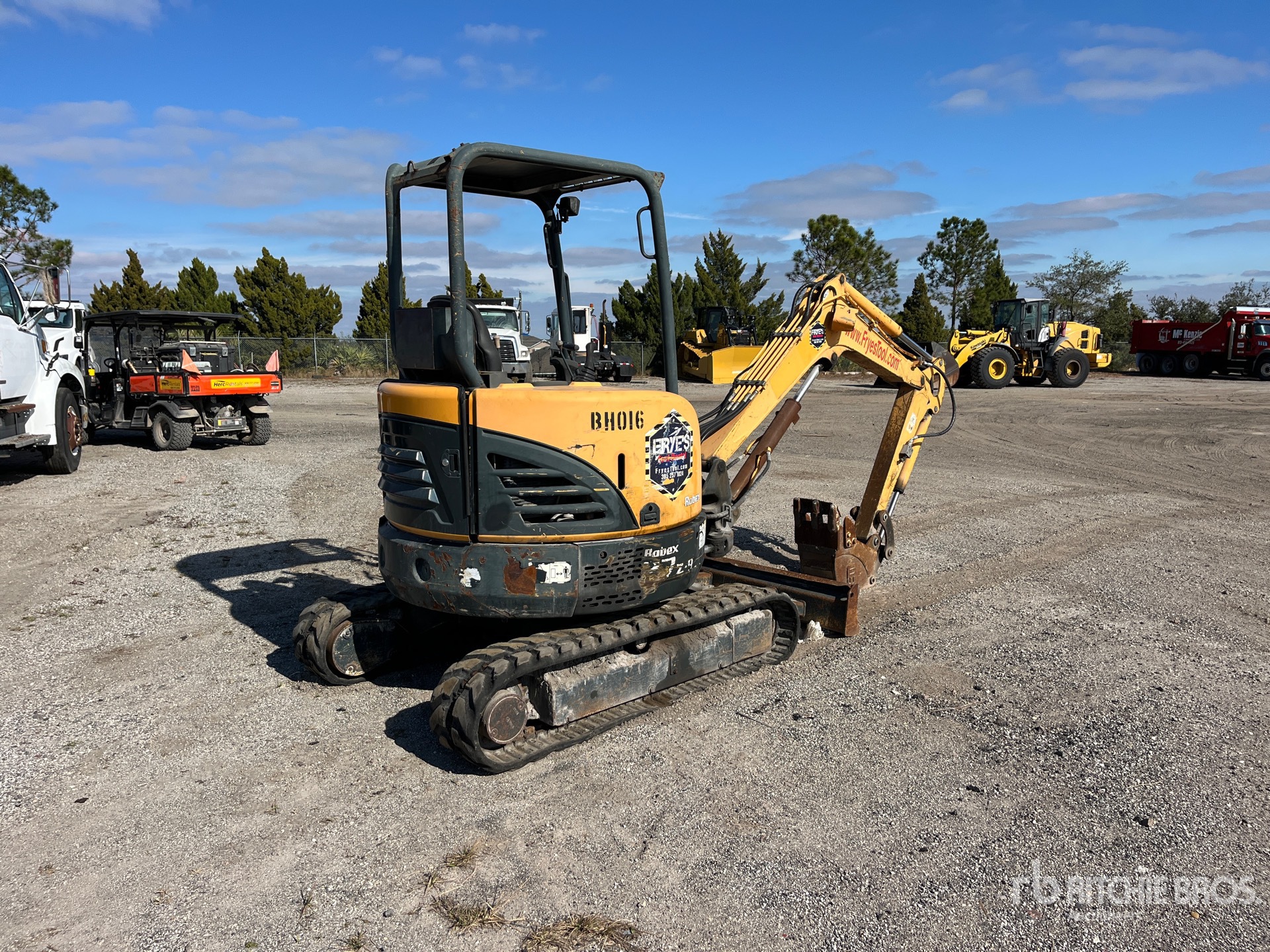 General Appearance with Picture, Right Rear Corner