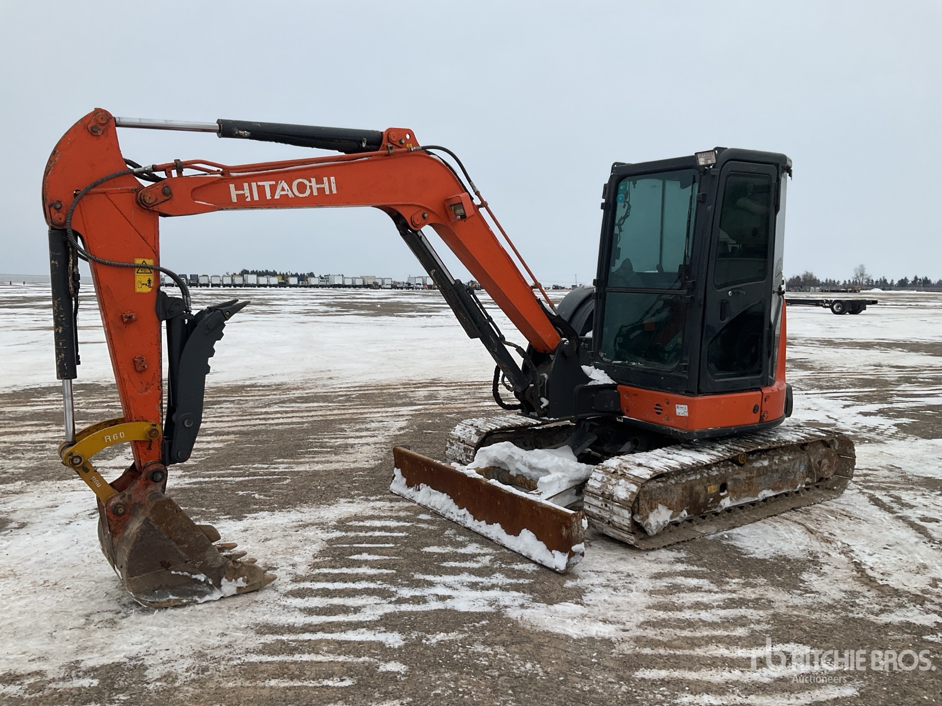 2017 Hitachi ZX55USR-5A Mini Excavator | Ritchie Bros. Auctioneers