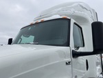 NN308543 - 2022 International LT625: Glass