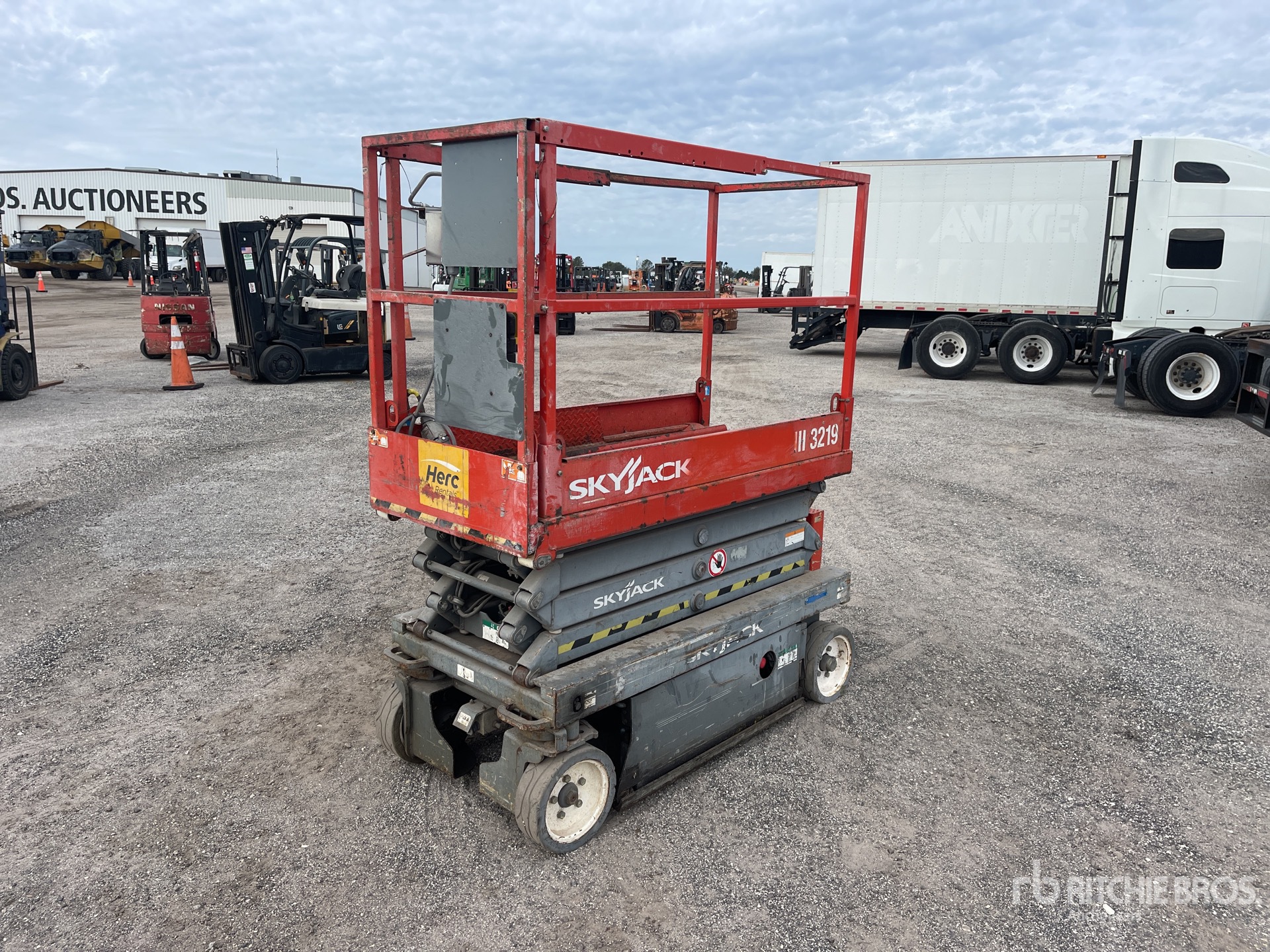 General Appearance with Picture, Left Front Corner