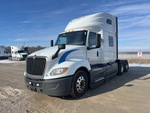 MN331396 - 2021 International LT625: Picture, Left Front Corner