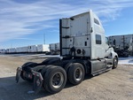 MN331396 - 2021 International LT625: Picture, Right Rear Corner