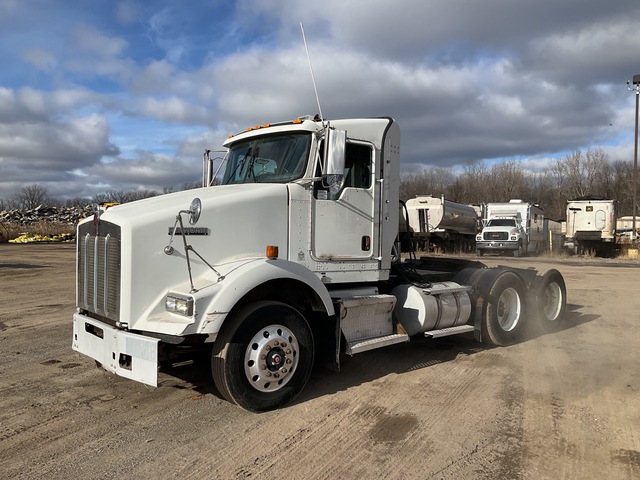 2006 Kenworth T800 6x4 T/A Day Cab Truck Tractor