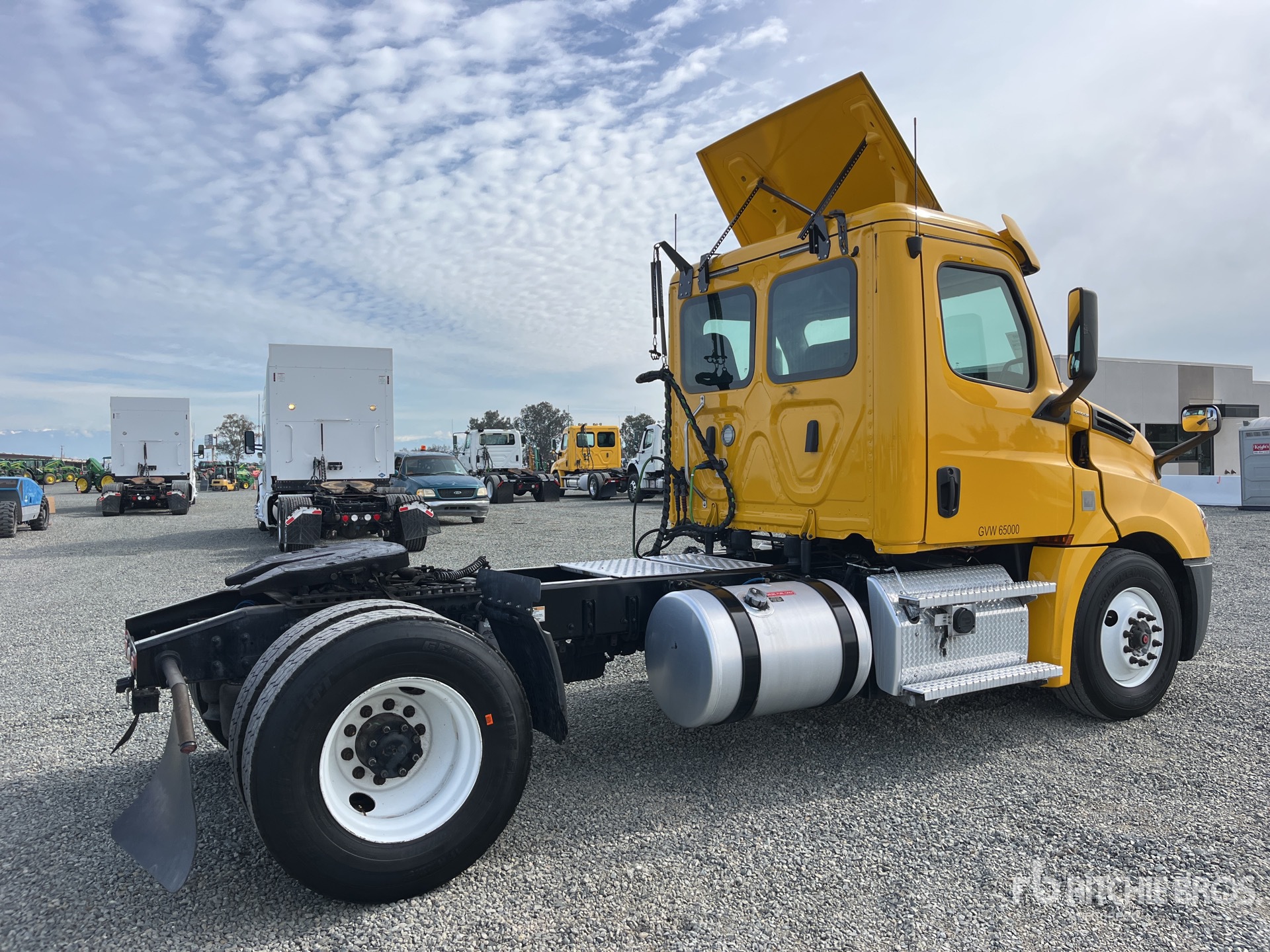 General Appearance with Imagen: esquina trasera derecha