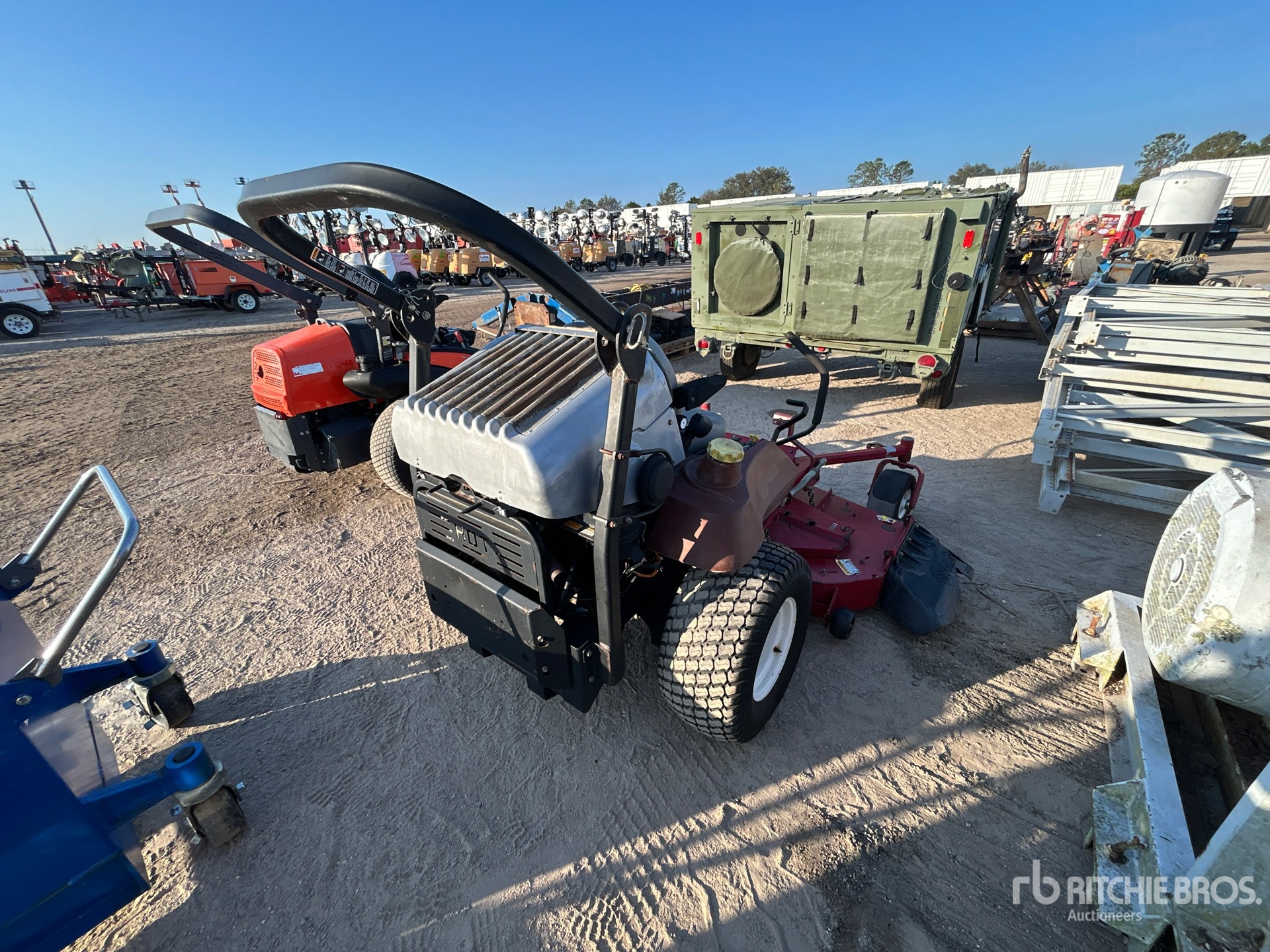 Exmark Rideon Exmark Lazer ZXS Ride-On Lawn Mower | Ritchie Bros. Auctioneers