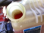 LN286405 - 2020 International LT625: Coolant Reservoir