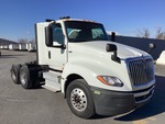 LN286405 - 2020 International LT625: Picture, Right Front Corner