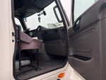 NN295671 - 2022 International LT625: Grab Rails