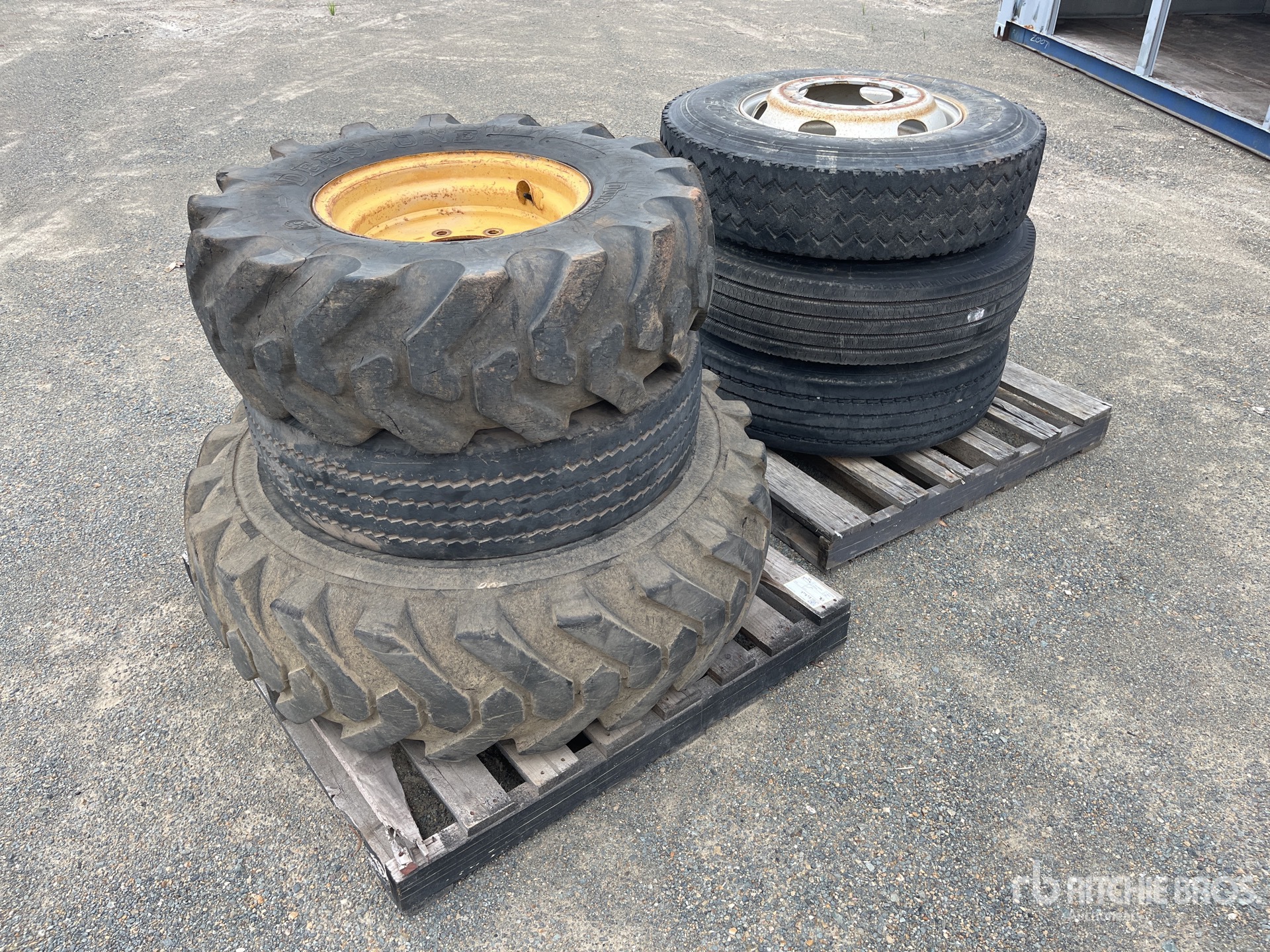 Quantity of Misc. Wheels & Tyres | Ritchie Bros. Auctioneers