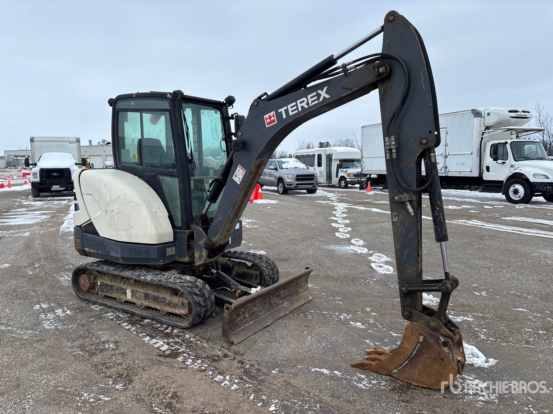 General Appearance with Picture, Right Front Corner