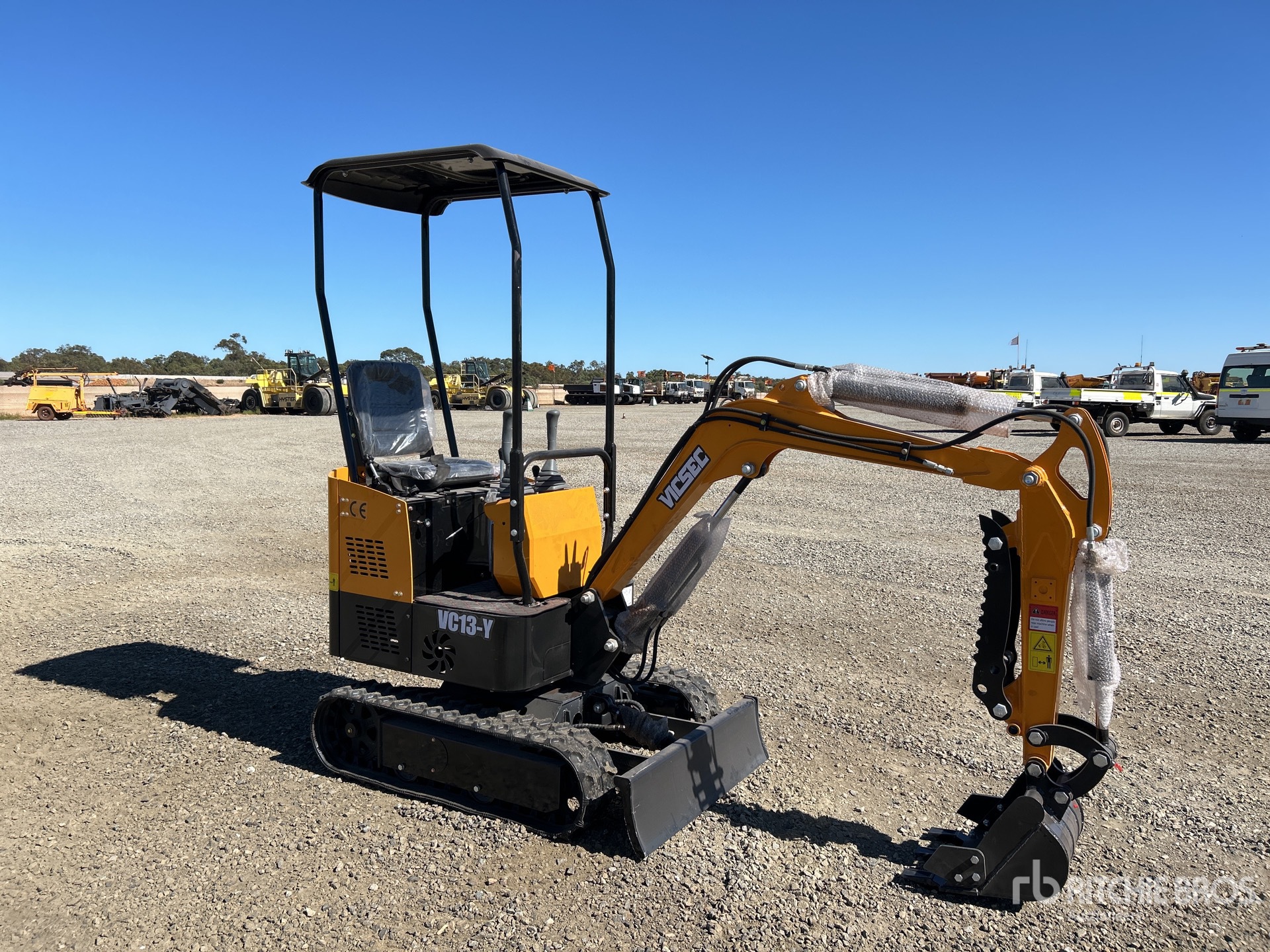 General Appearance with Picture, Right Front Corner