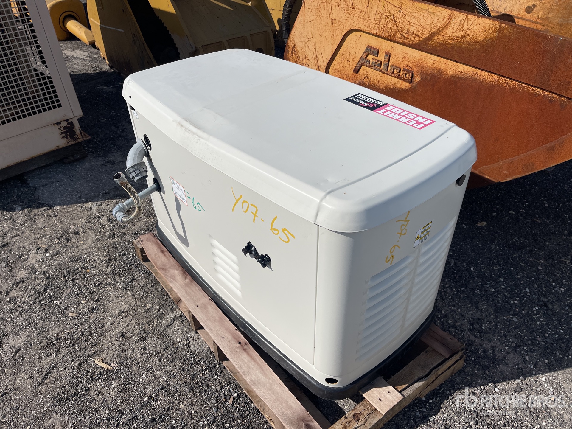 General Appearance with Foto, angolo anteriore sinistro