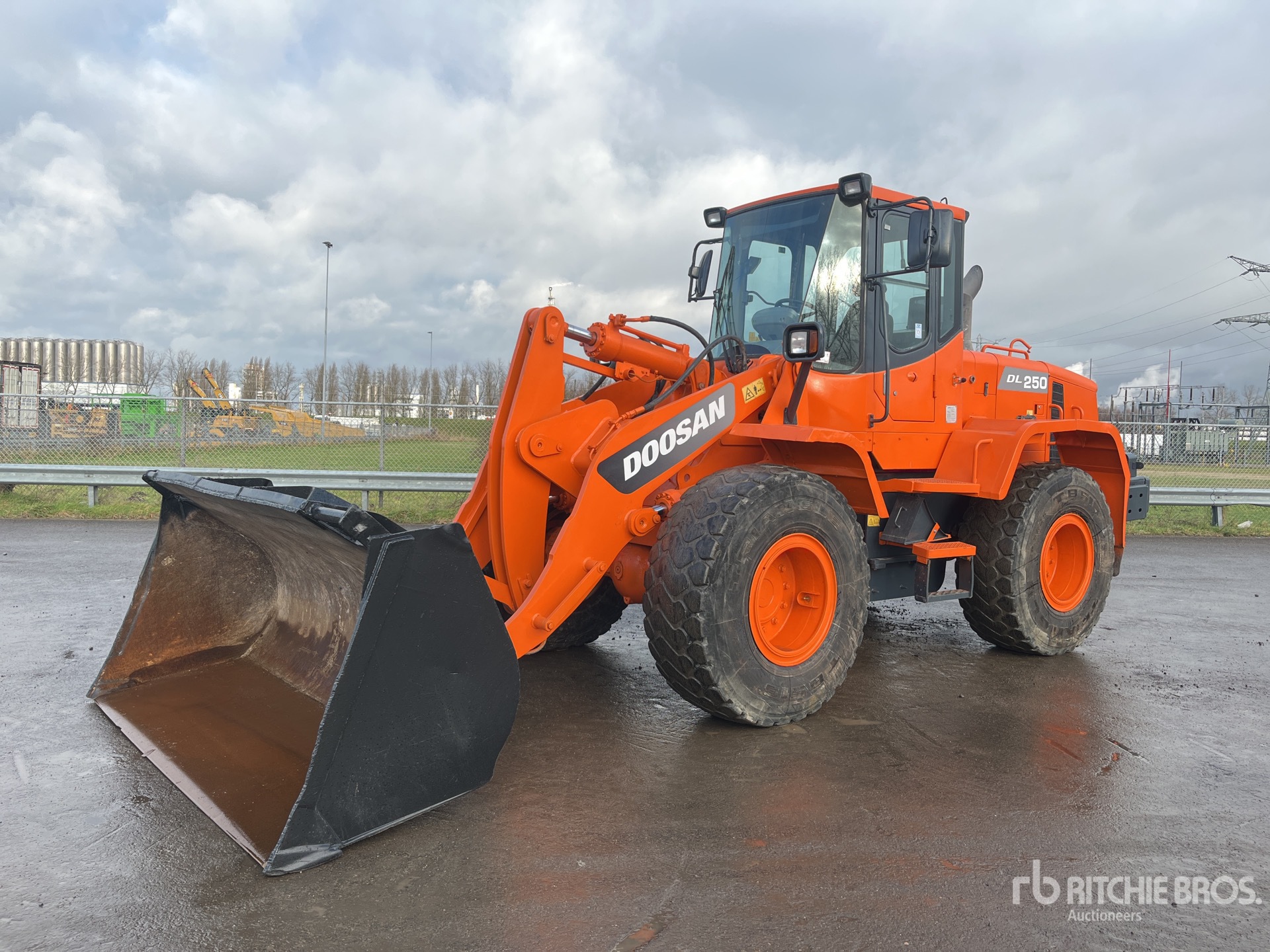 General Appearance with Operation Video