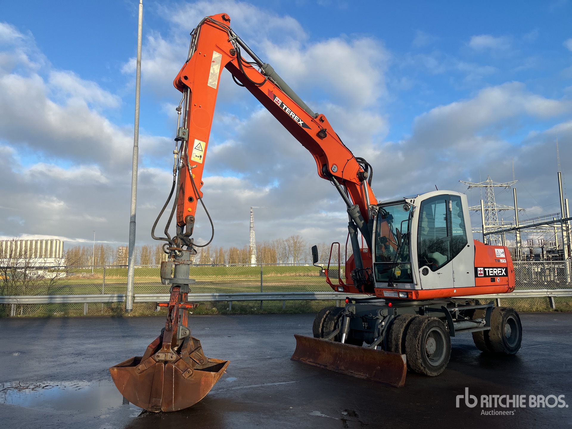 General Appearance with Operation Video