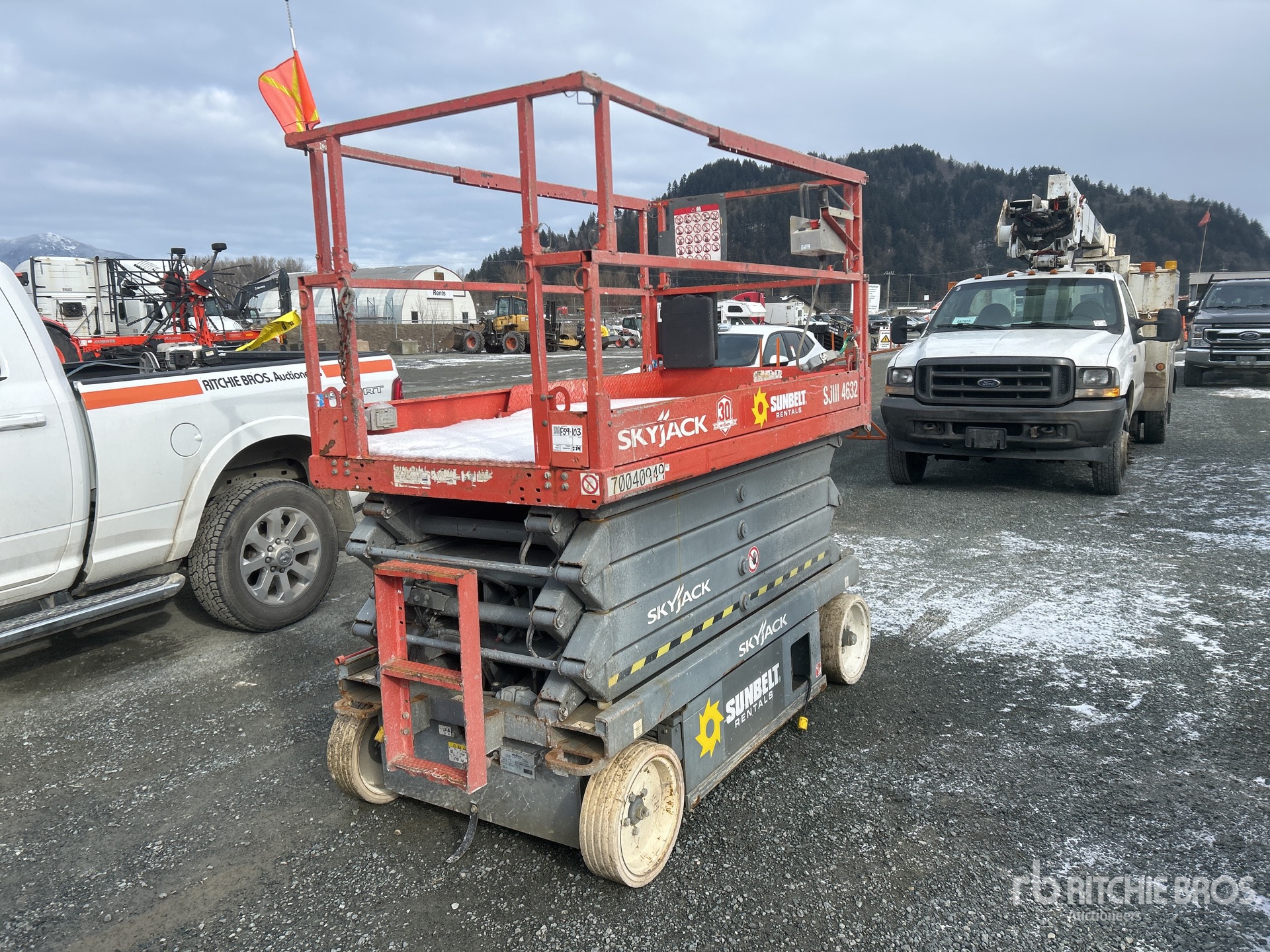 General Appearance with Picture, Right Rear Corner