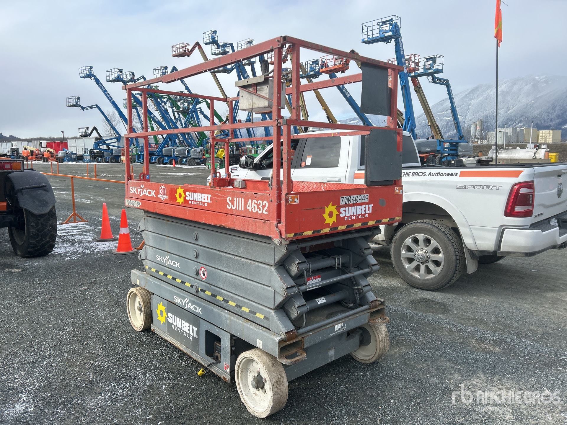 General Appearance with Picture, Right Front Corner