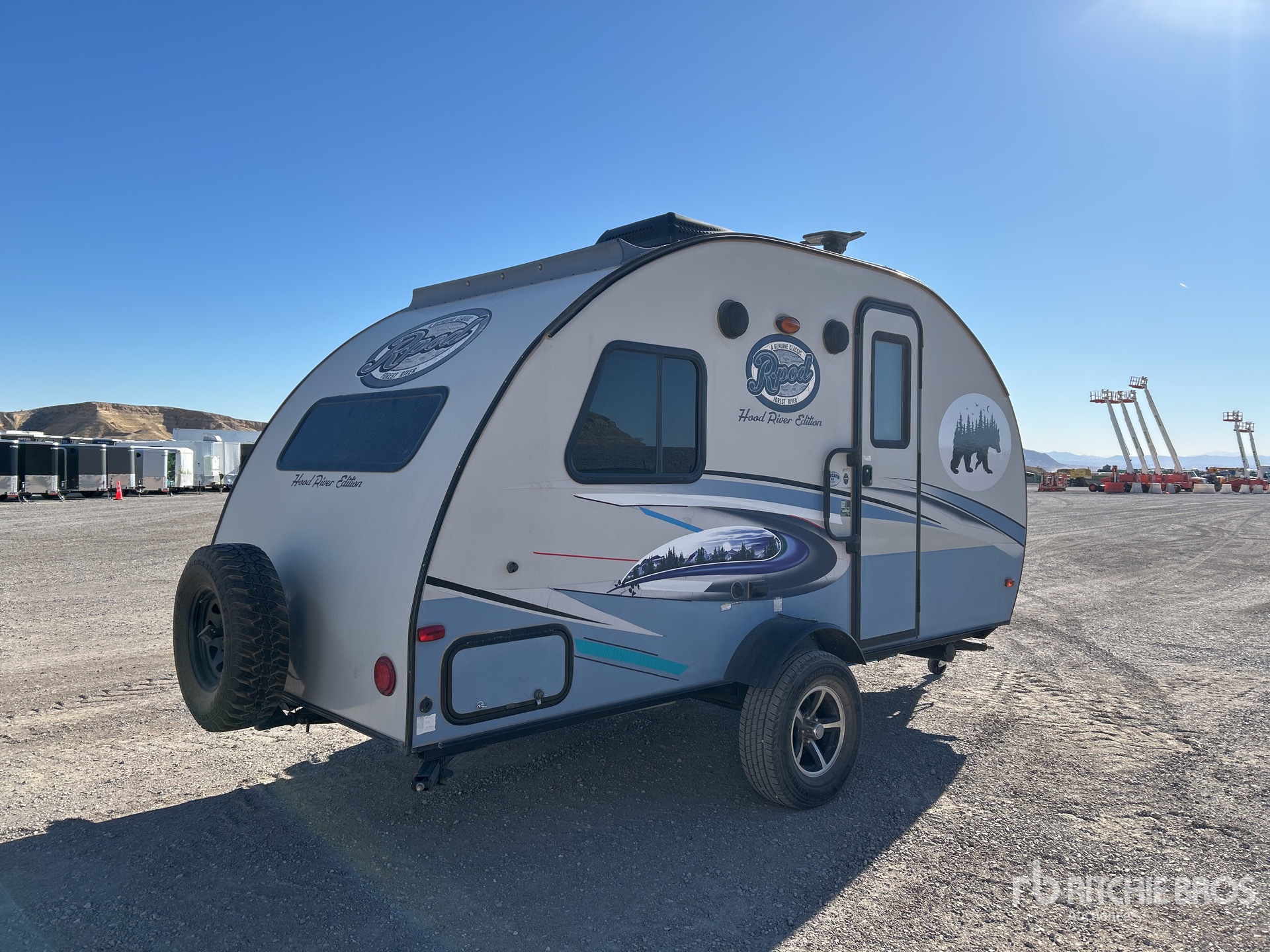 General Appearance with Picture, Right Rear Corner