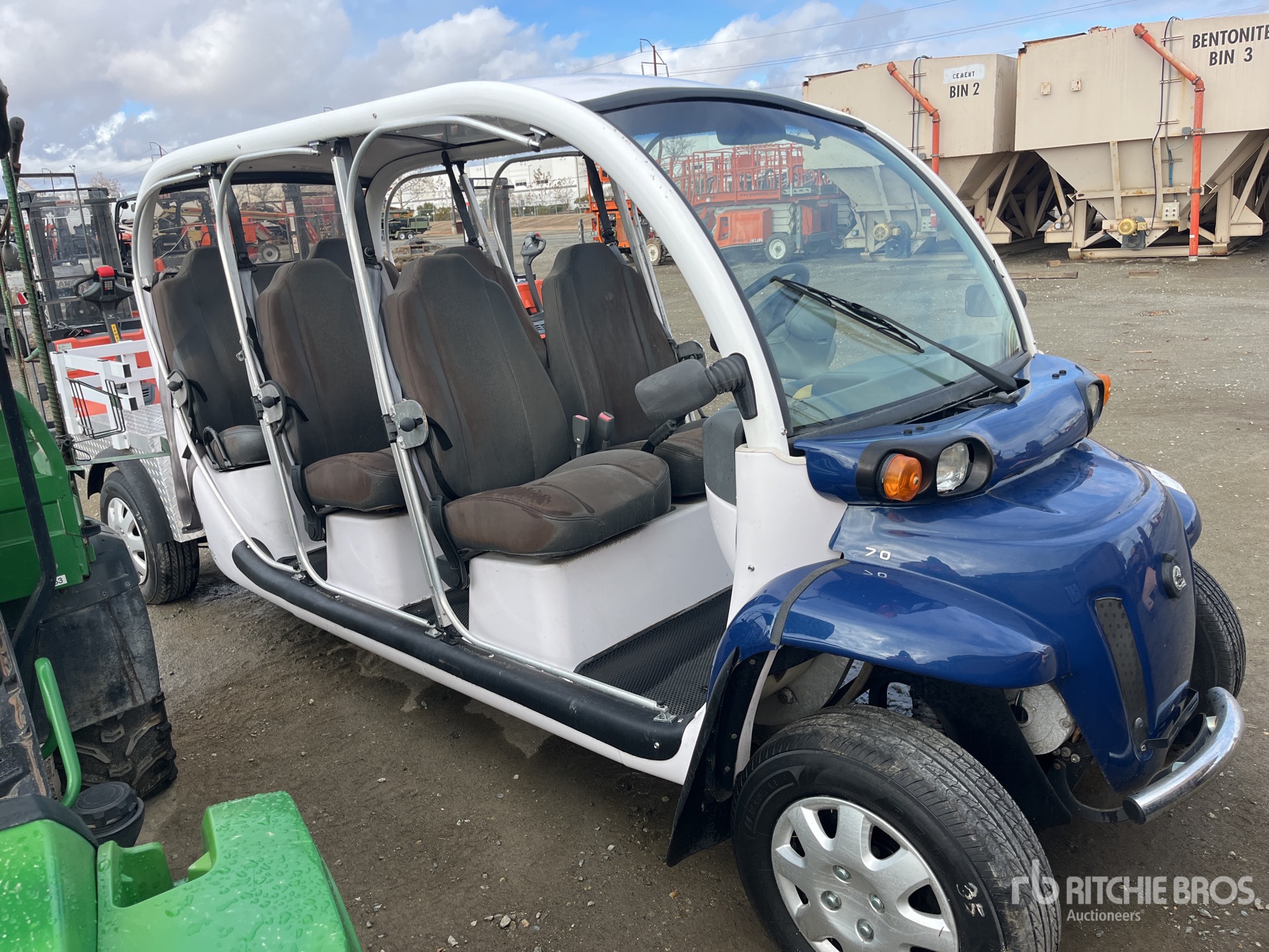 General Appearance with Picture, Right Front Corner