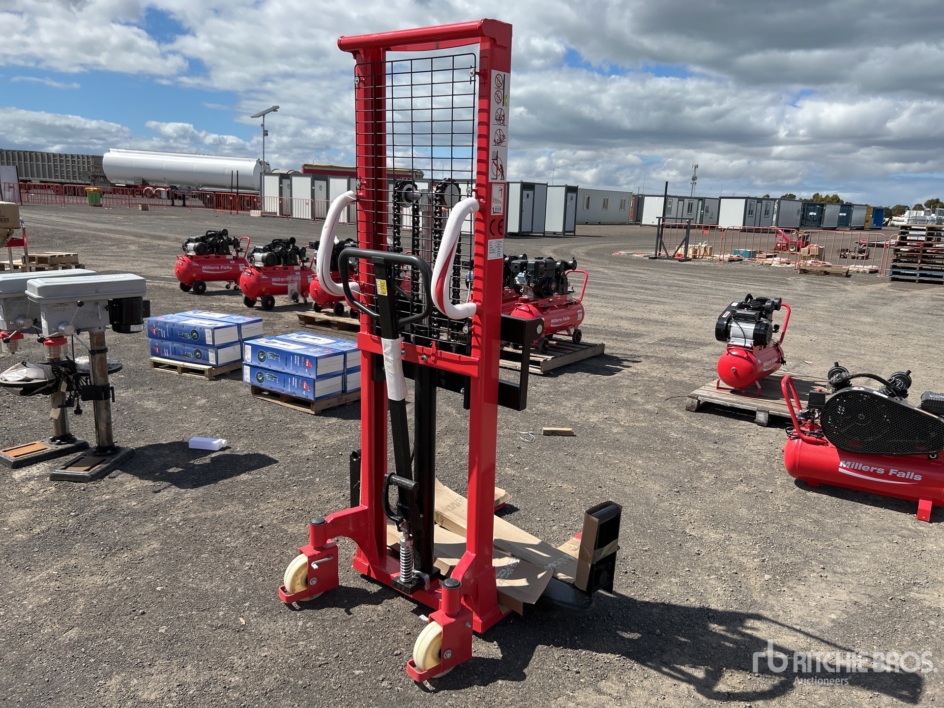 General Appearance with Picture, Right Rear Corner