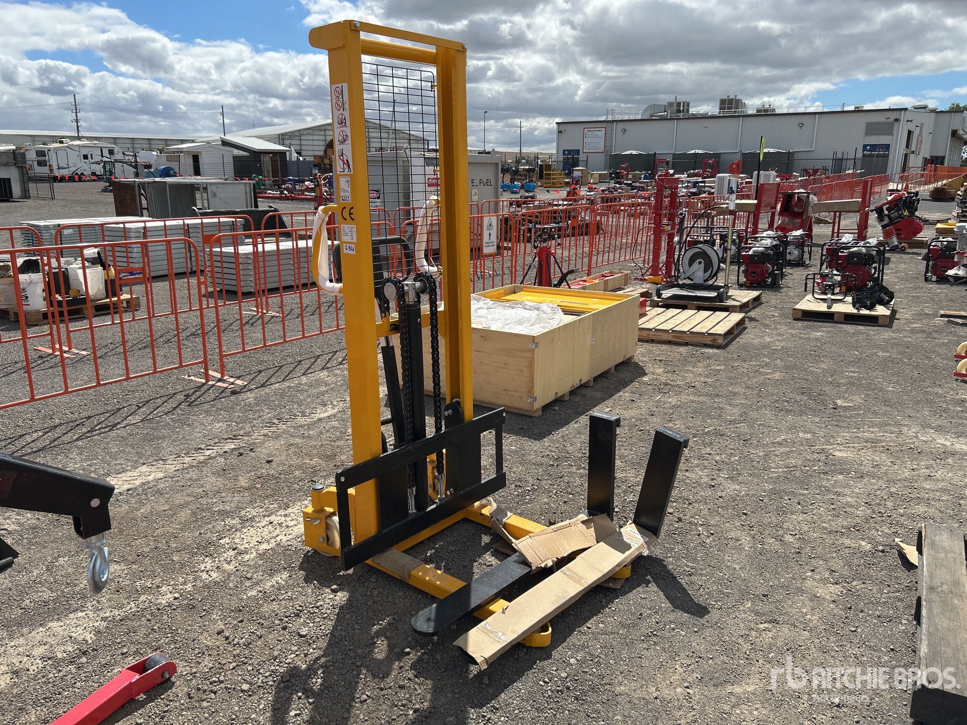 General Appearance with Picture, Right Front Corner