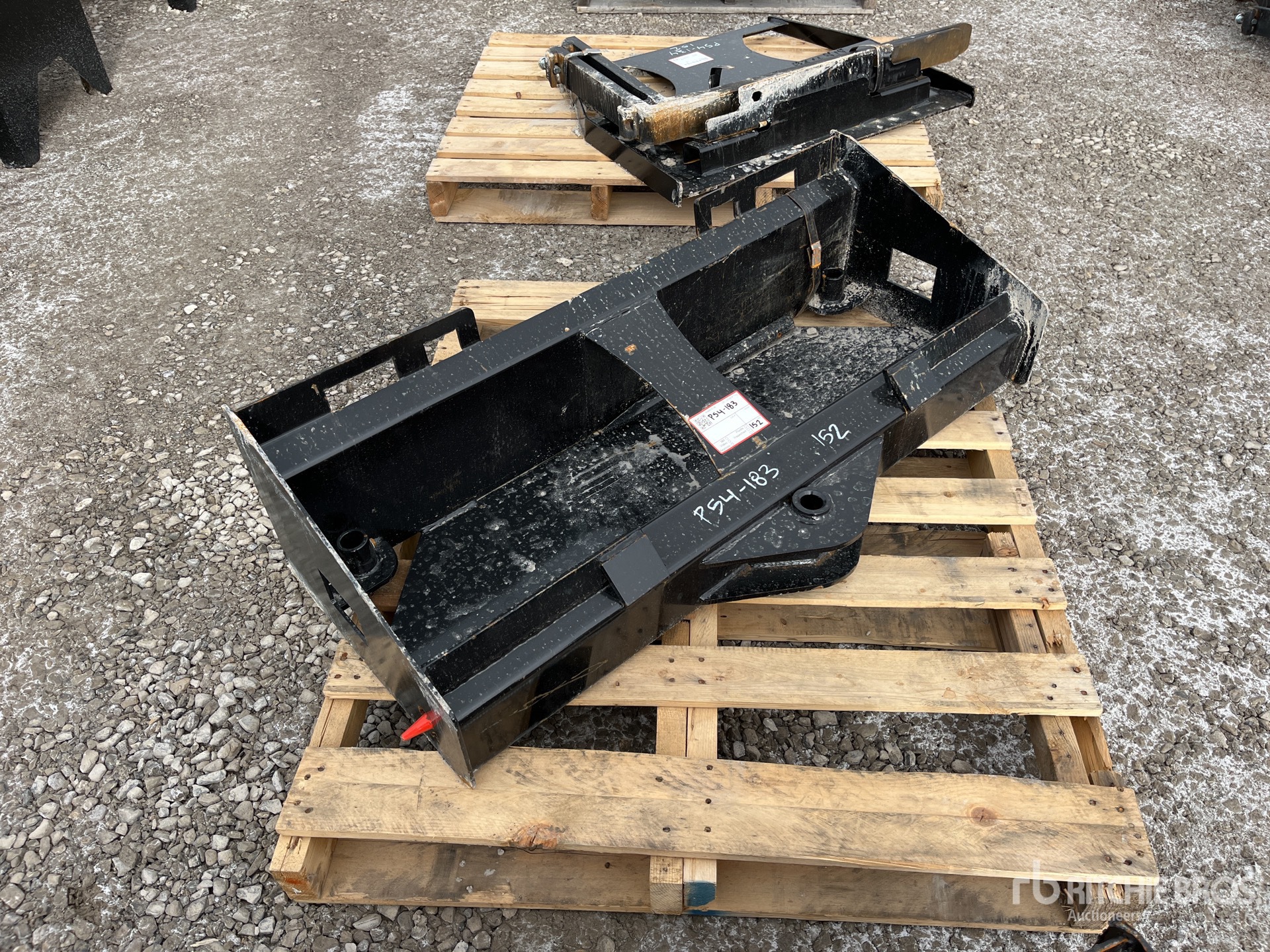 Container Backpack Bss 2024 Kit Containers QT-BSS 39 in Skid Steer Bale Spear (Unused ...