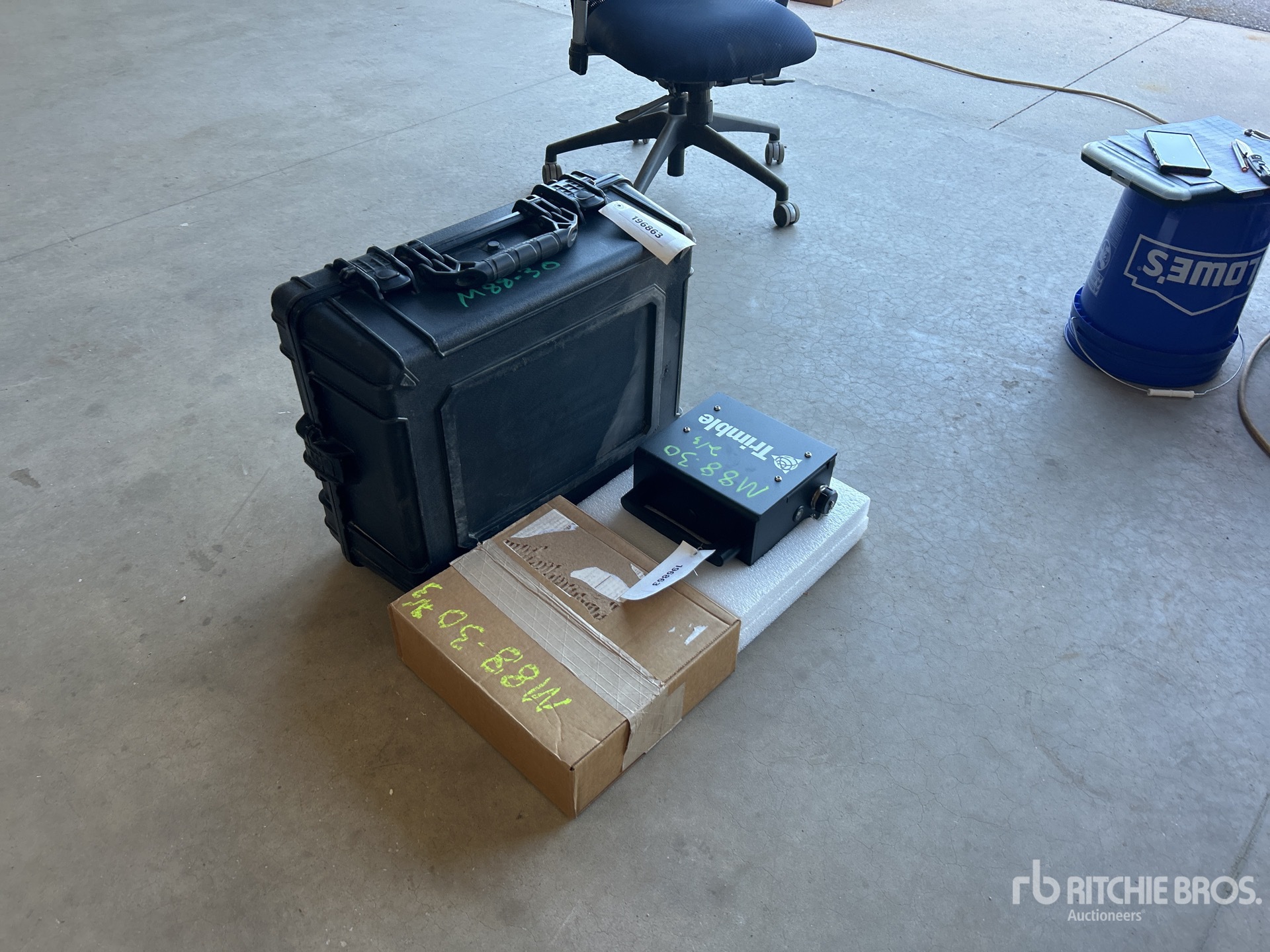 General Appearance with Picture, Left Rear Corner