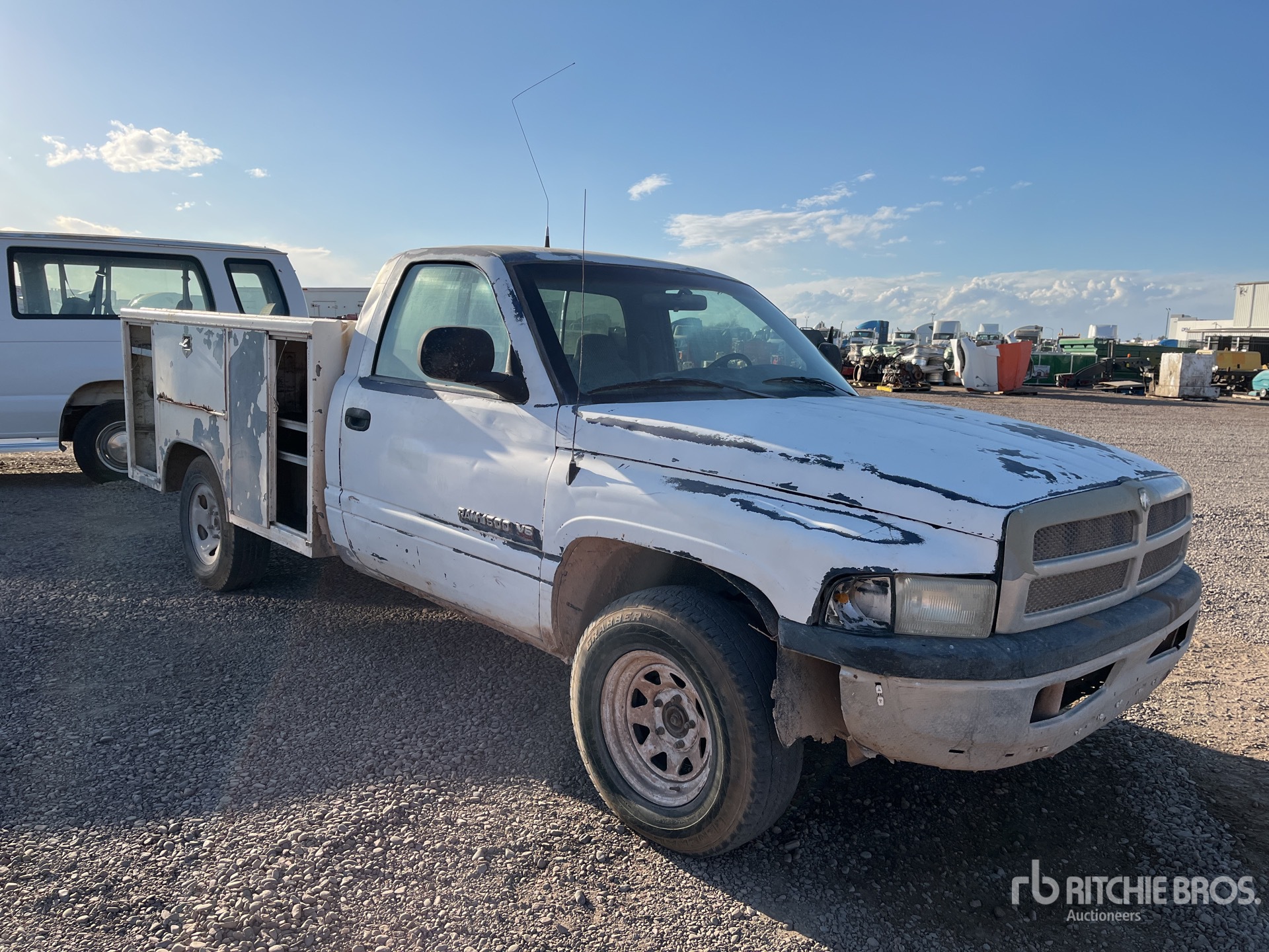 General Appearance with Picture, Right Front Corner