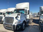 LN329019 - 2020 International LT625: Picture, Left Front Corner