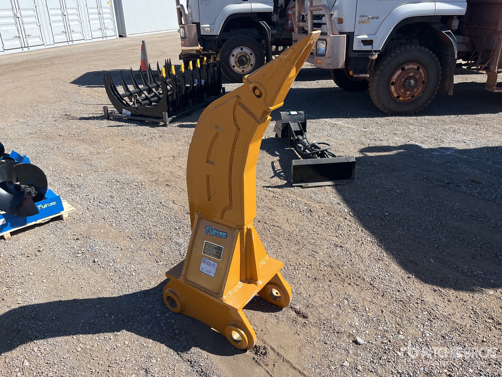 General Appearance with Picture, Right Front Corner