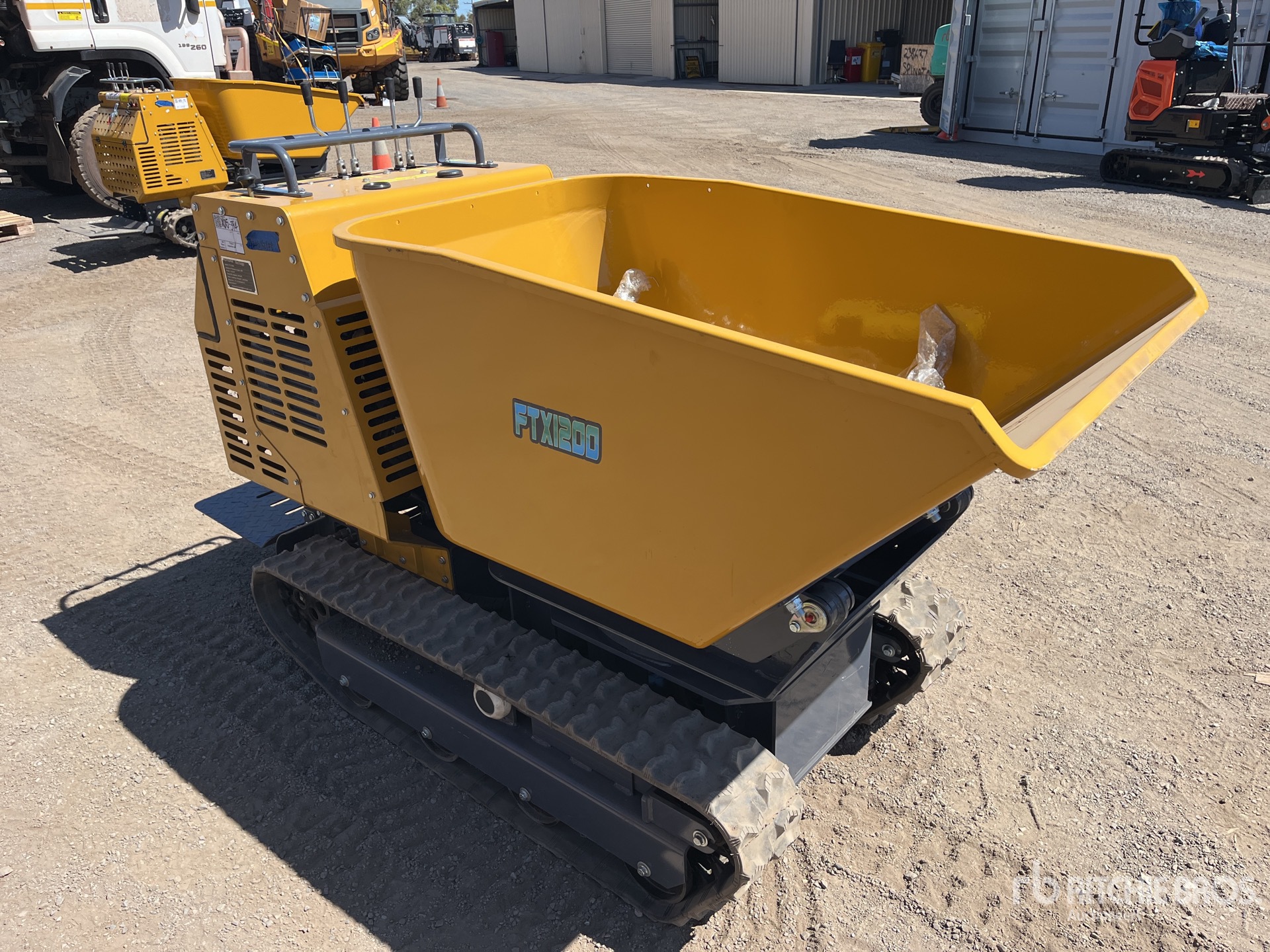 General Appearance with Foto, angolo anteriore destro