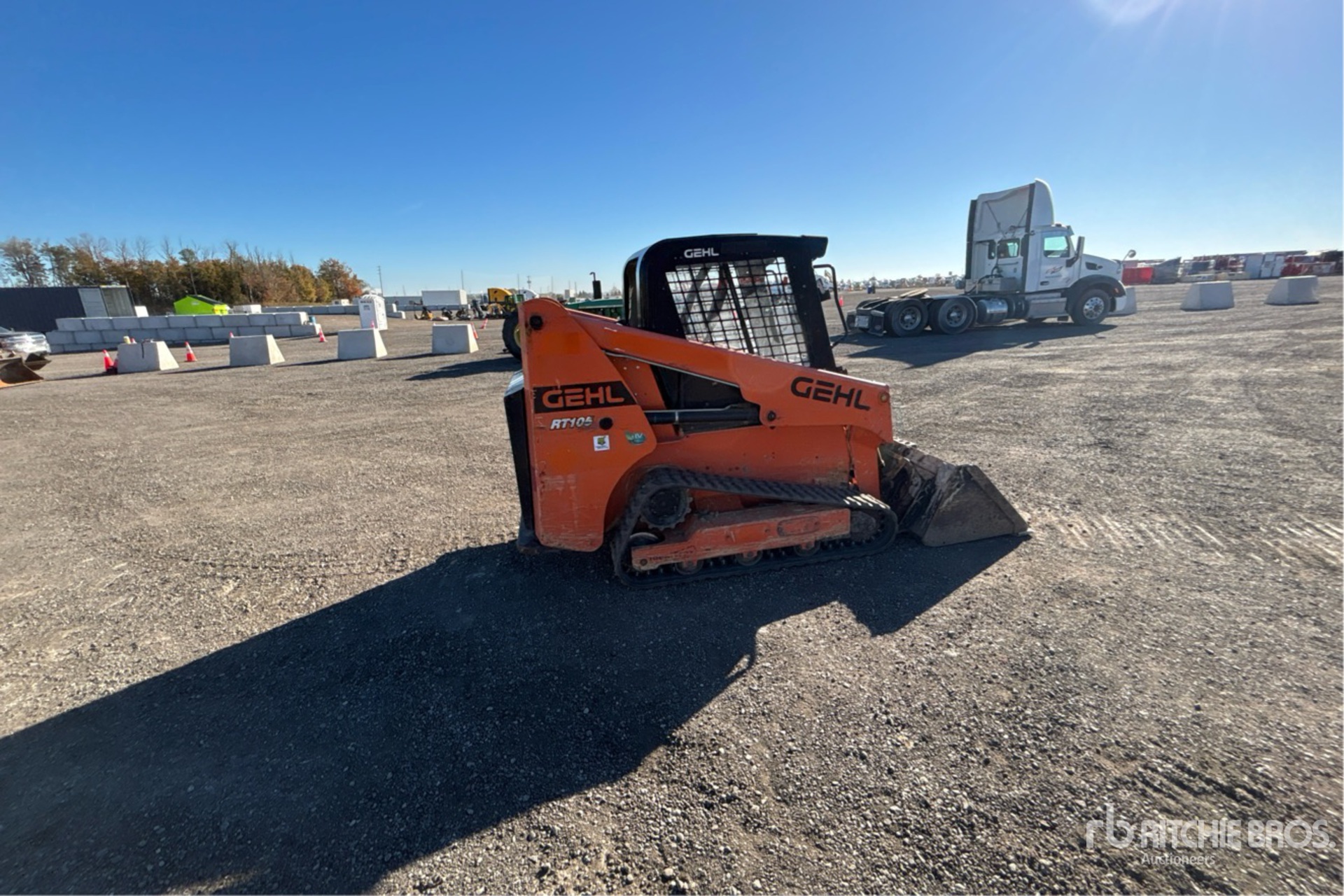 MINI CARGADOR SOBRE ORUGAS 2019 COMPAC RT105