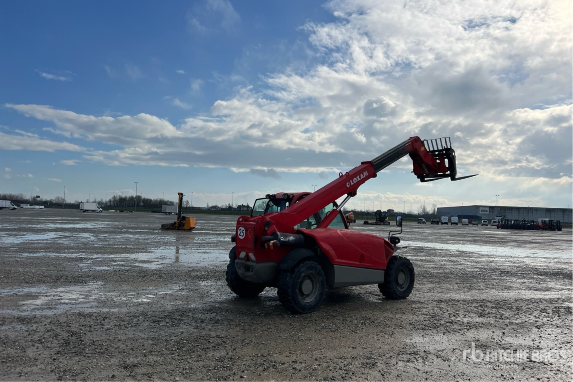 General Appearance with Foto, angolo anteriore sinistro