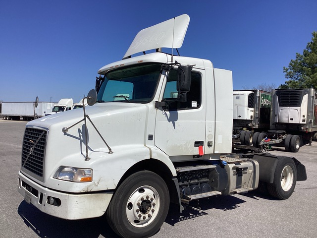 2014 Volvo VNM 4x2 S/A Day Cab Truck Tractor