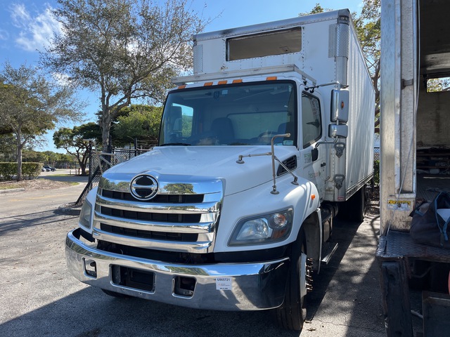 2020 Hino 338 4x2 Van Truck (Inoperable) 2020 Hino 338 4x2 Van Truck (Inoperable)