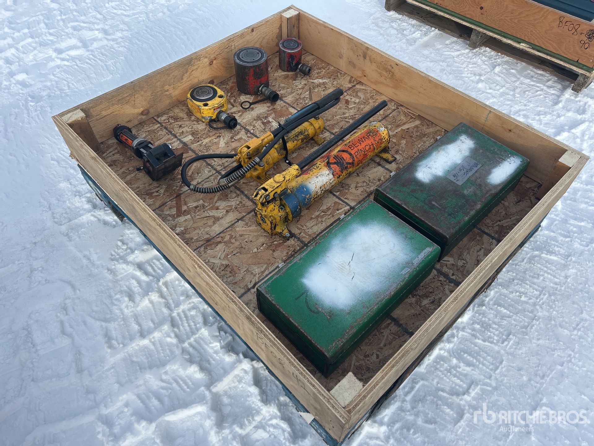 Aspect général with Image, coin arrière droit