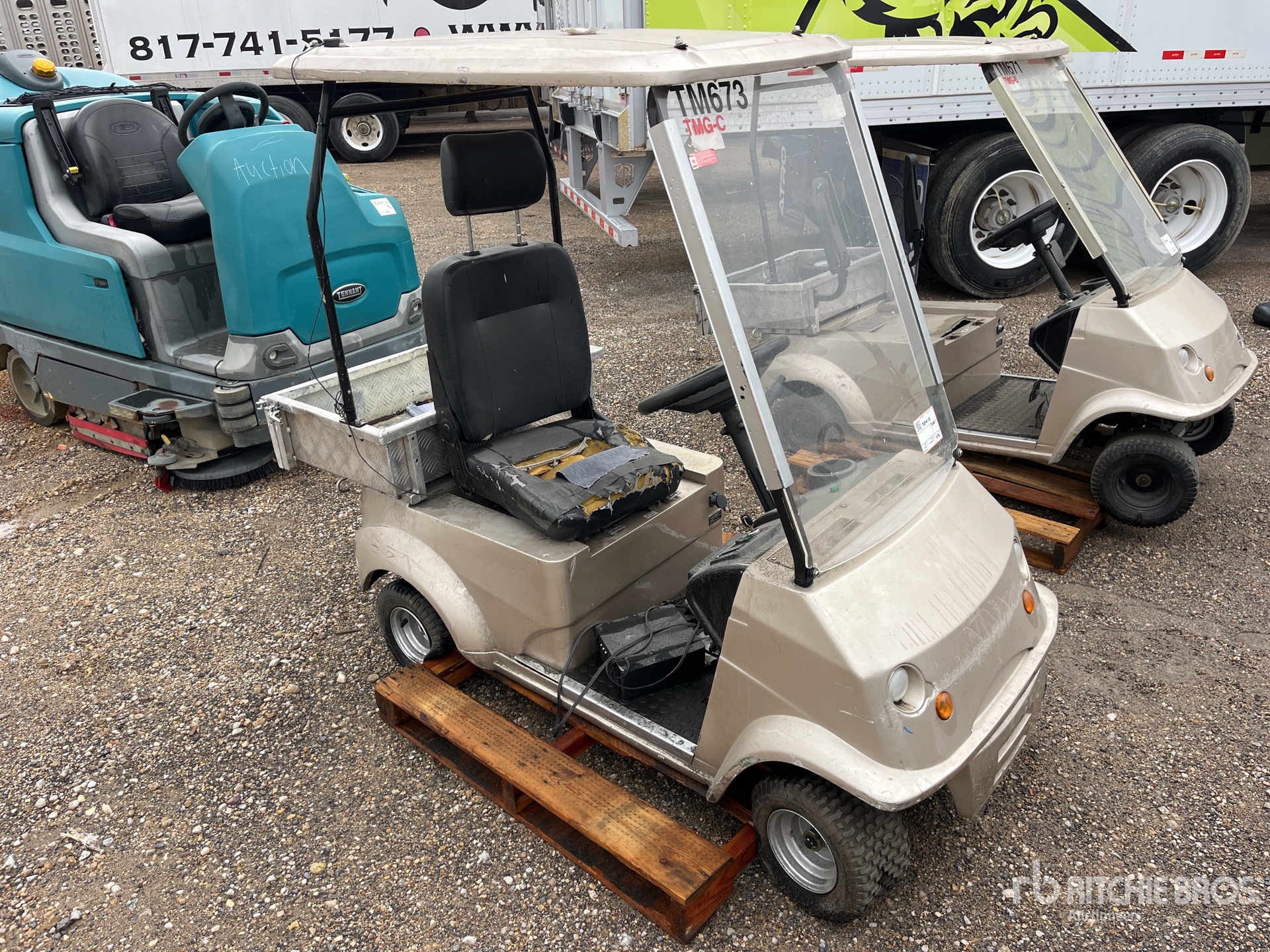 General Appearance with Picture, Right Front Corner