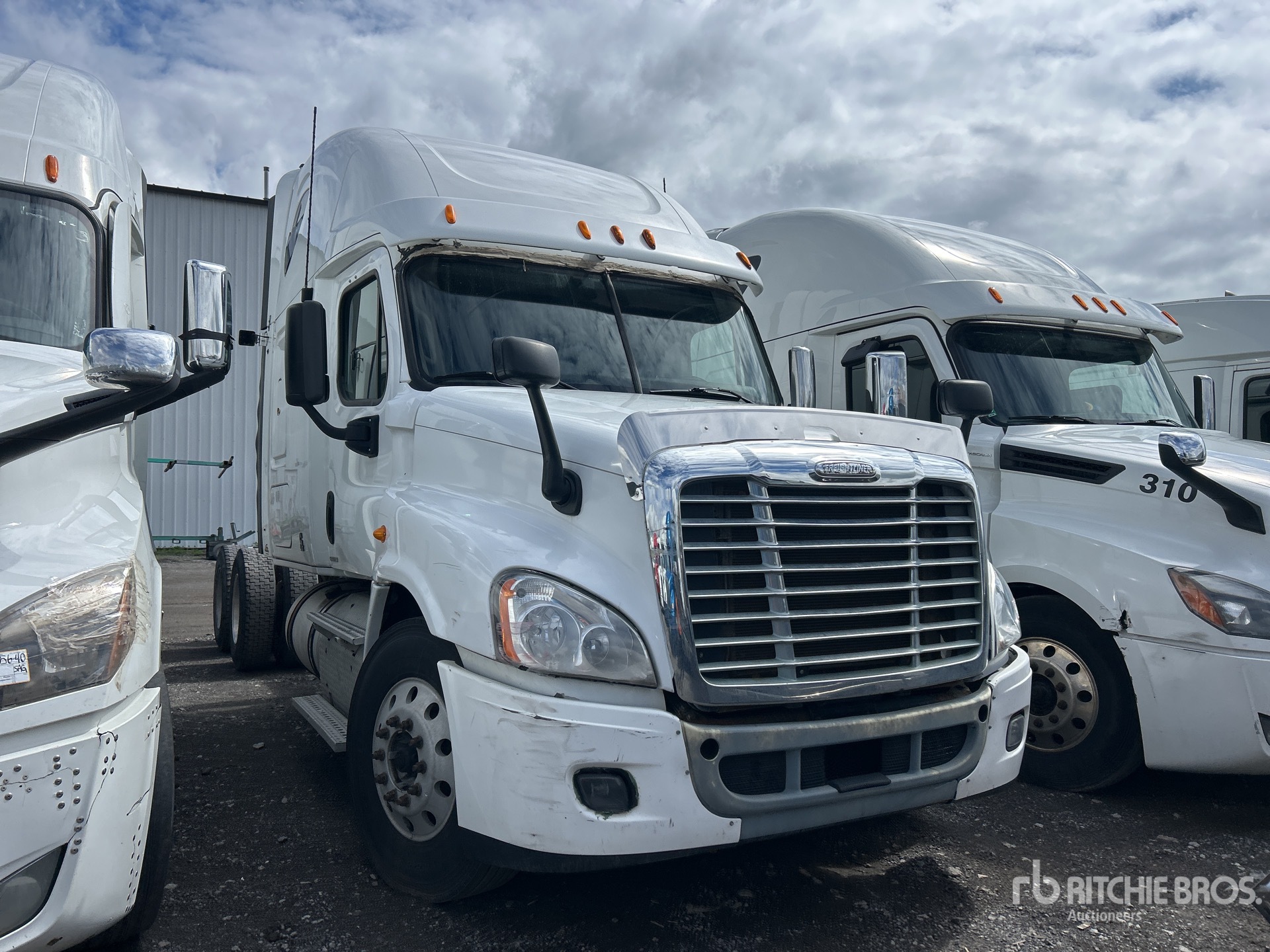 Aspect général with Image, coin avant droit