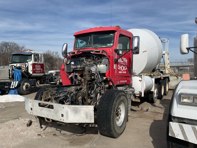 2007 Kenworth T800 Wide Hood 8x4 Mixer Truck (Inoperable) 2007 Kenworth T800 Wide Hood 8x4 Mixer Truck (Inoperable)