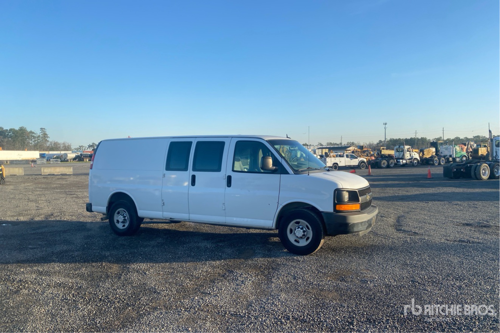 General Appearance with Picture, Right Front Corner