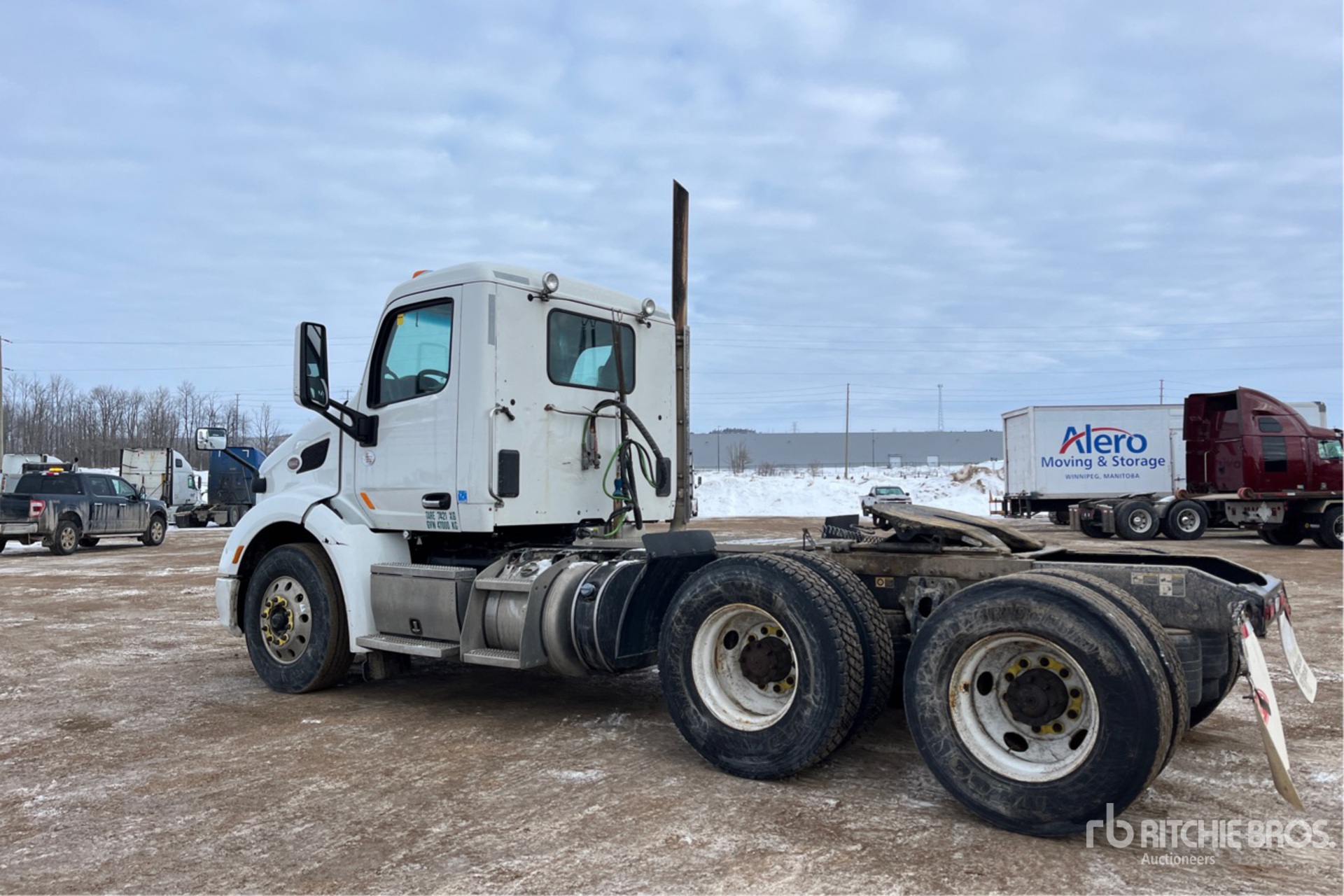 General Appearance with Foto, angolo posteriore sinistro